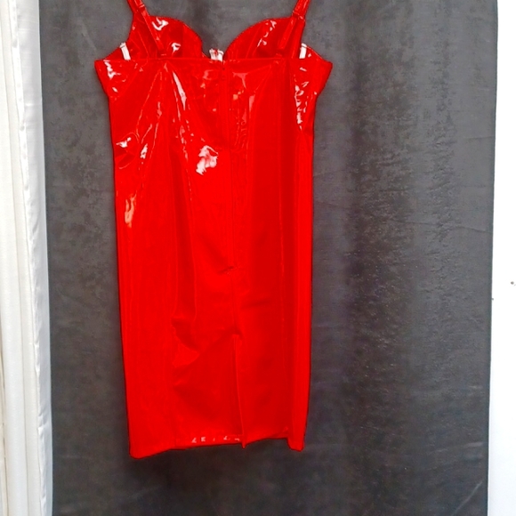 Dress - Picture 2 of 2